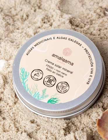 Crema solar de triple acción, alta protección solar (FPS 50), antioxidante y regeneradora